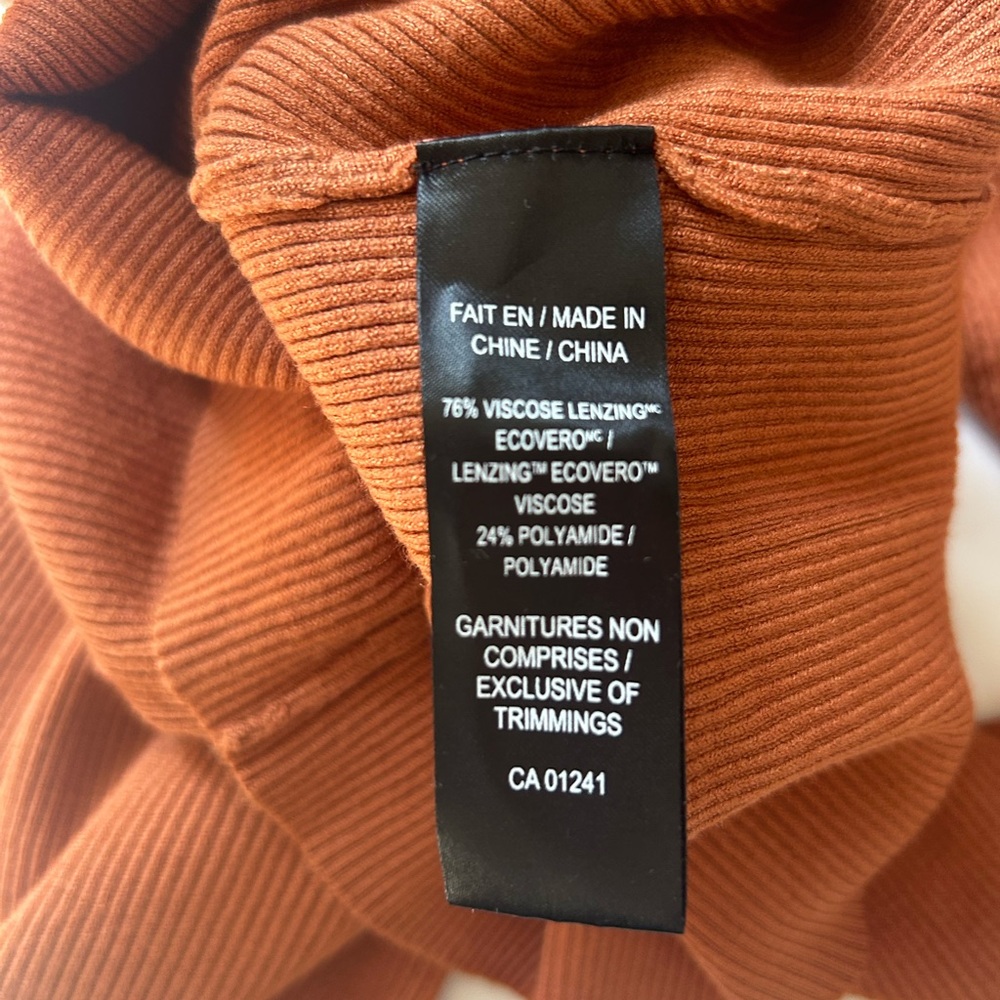 Rust Ribbed Top (Icône) - Picture 4 of 4